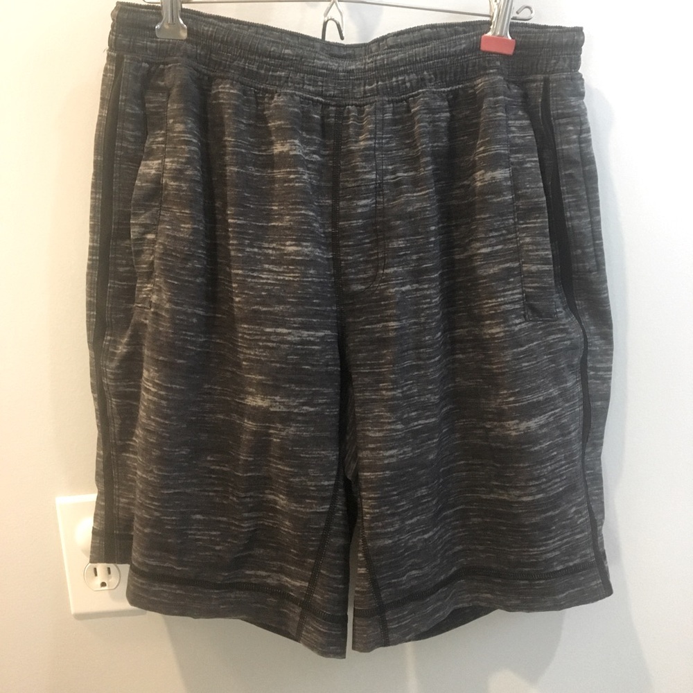 Lululemon men’s running shorts EUC